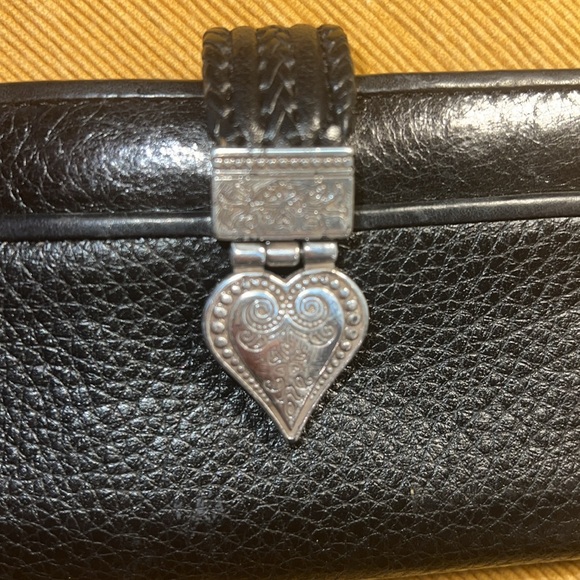 BRIGHTON BLACK PEBBLED LEATHER 3-SECTION SMALL WALLET 3x5 SILVER TONE HEART SNAP - Picture 6 of 7